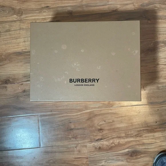Ramsey Check Low Top Sneaker Size 41 (9) Mens